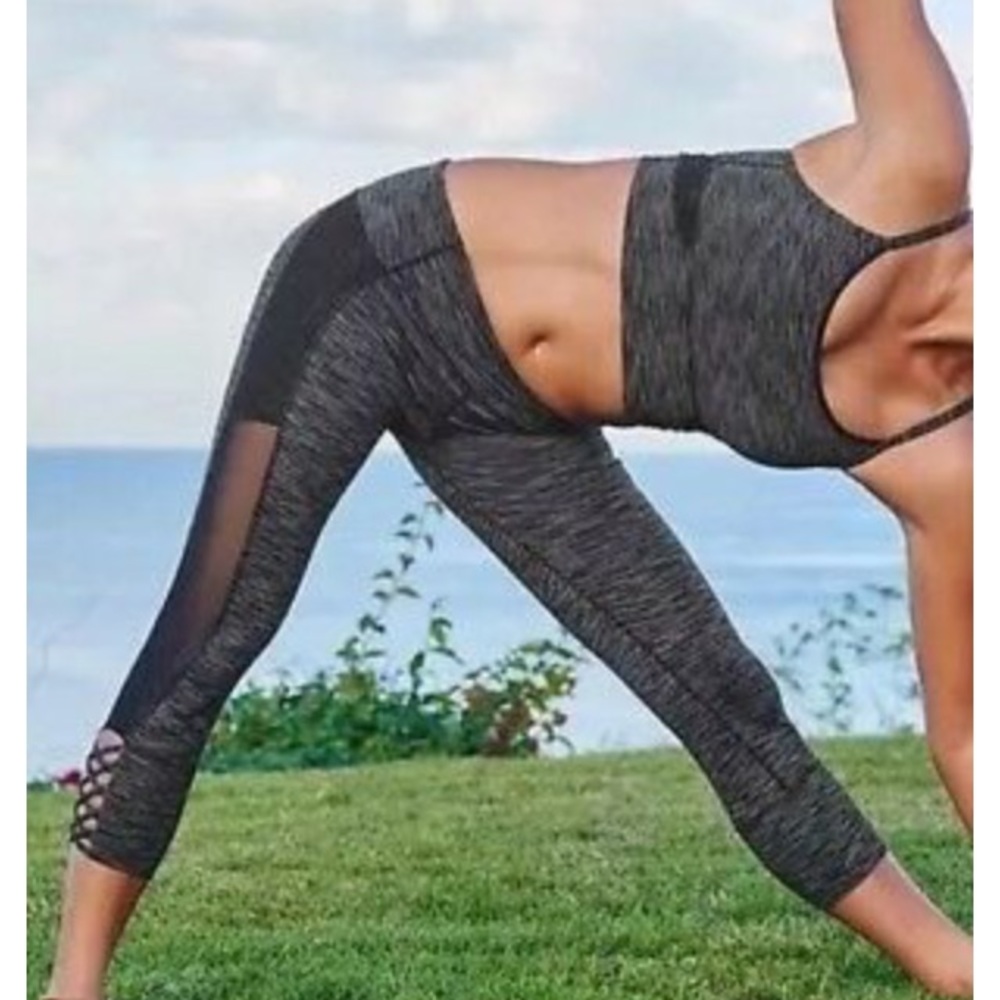 Athleta Mesh Mind Over Mat Capri